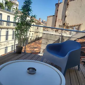 Avec Son Toit Terrasse, En Plein Coeur De Appartement